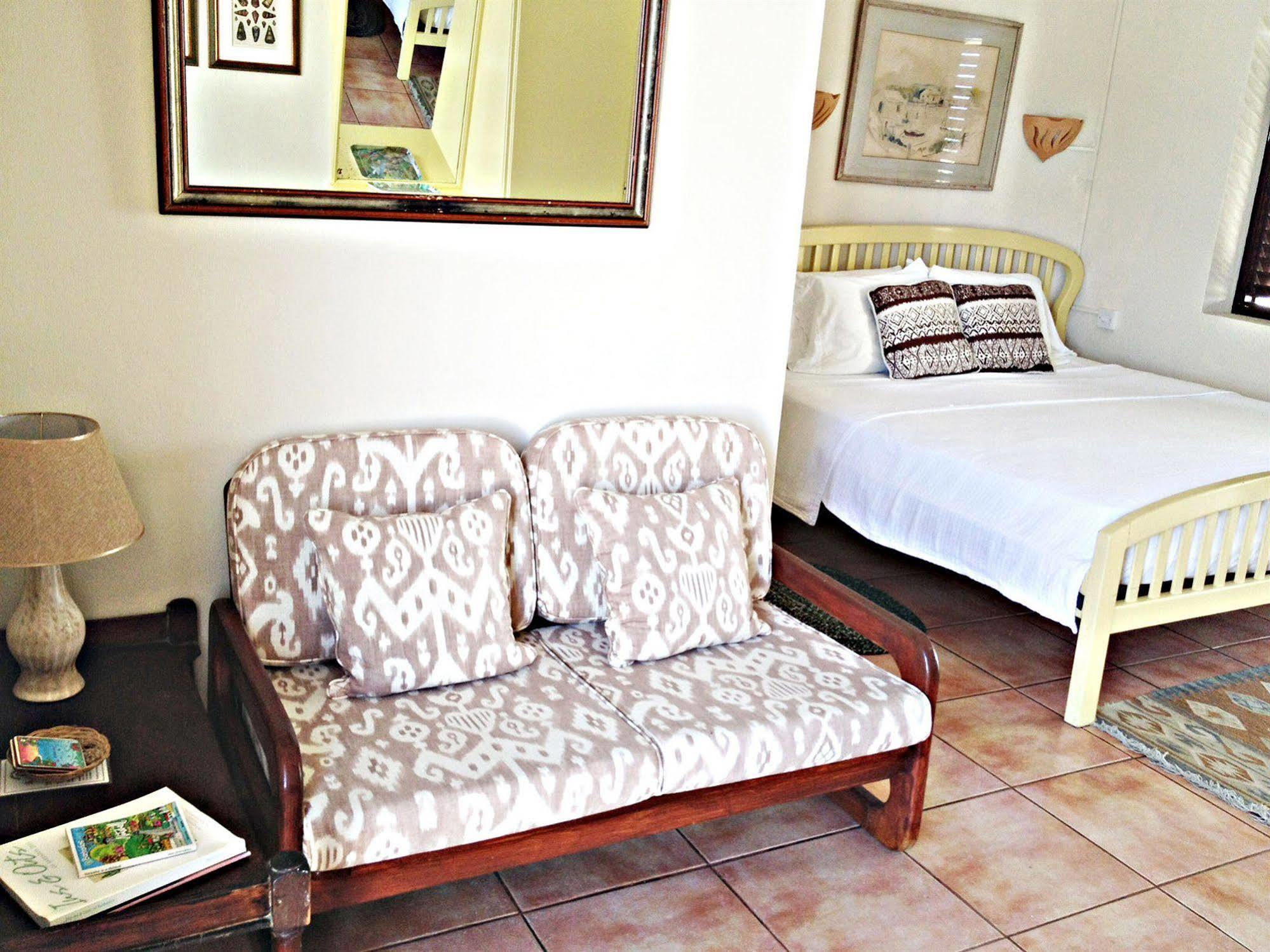 Round House Hotel Bathsheba Bagian luar foto