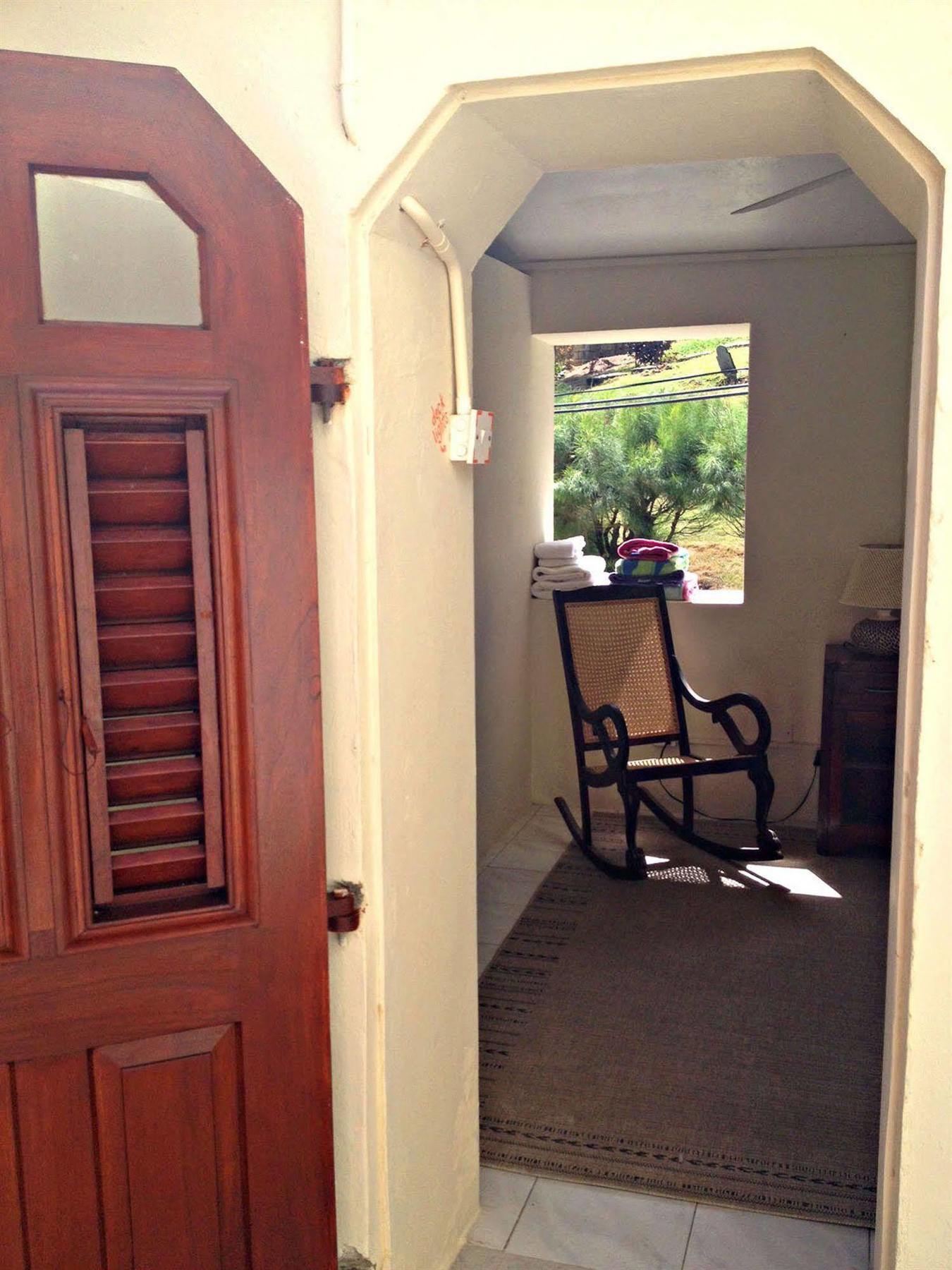 Round House Hotel Bathsheba Bagian luar foto