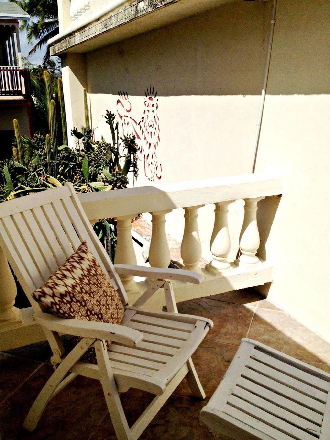 Round House Hotel Bathsheba Bagian luar foto