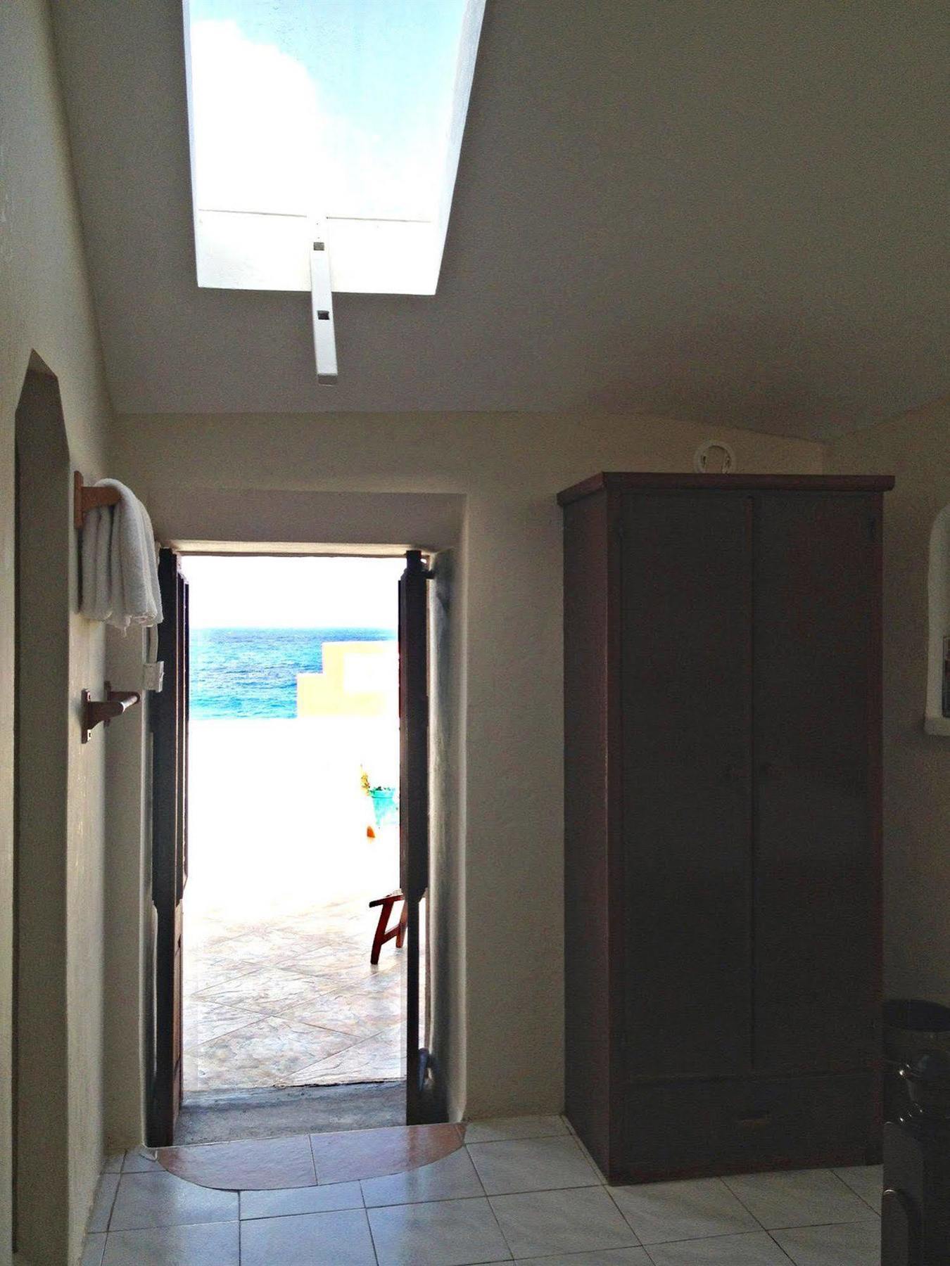 Round House Hotel Bathsheba Bagian luar foto